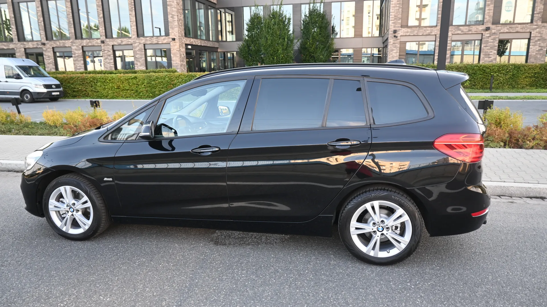 BMW 2 GRAN TOURER F46 2.0D 150KM 2016 czarny - zdjęcie 4 | AUTOTOJA.PL