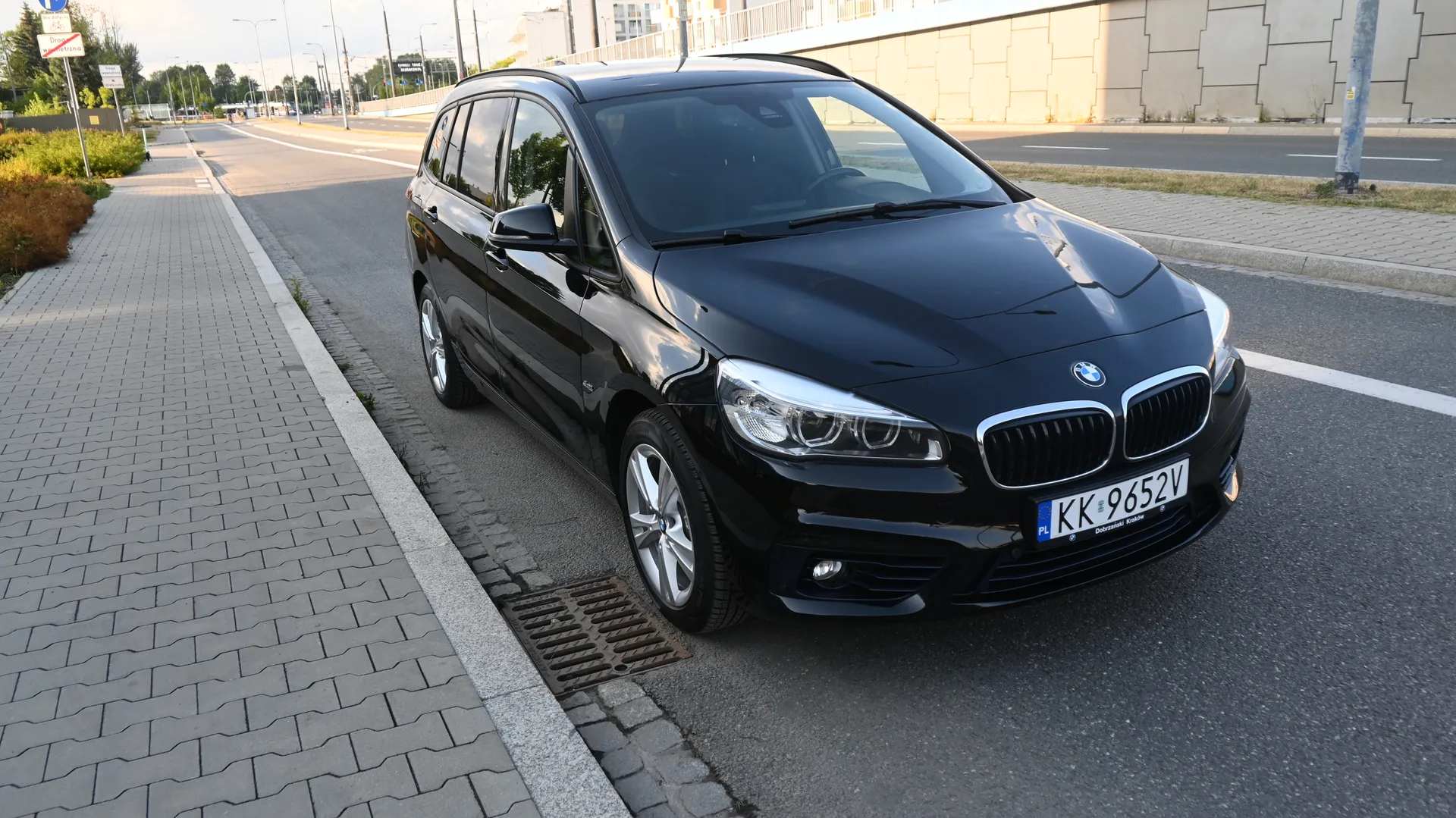 BMW 2 GRAN TOURER F46 2.0D 150KM 2016 czarny - zdjęcie 6 | AUTOTOJA.PL