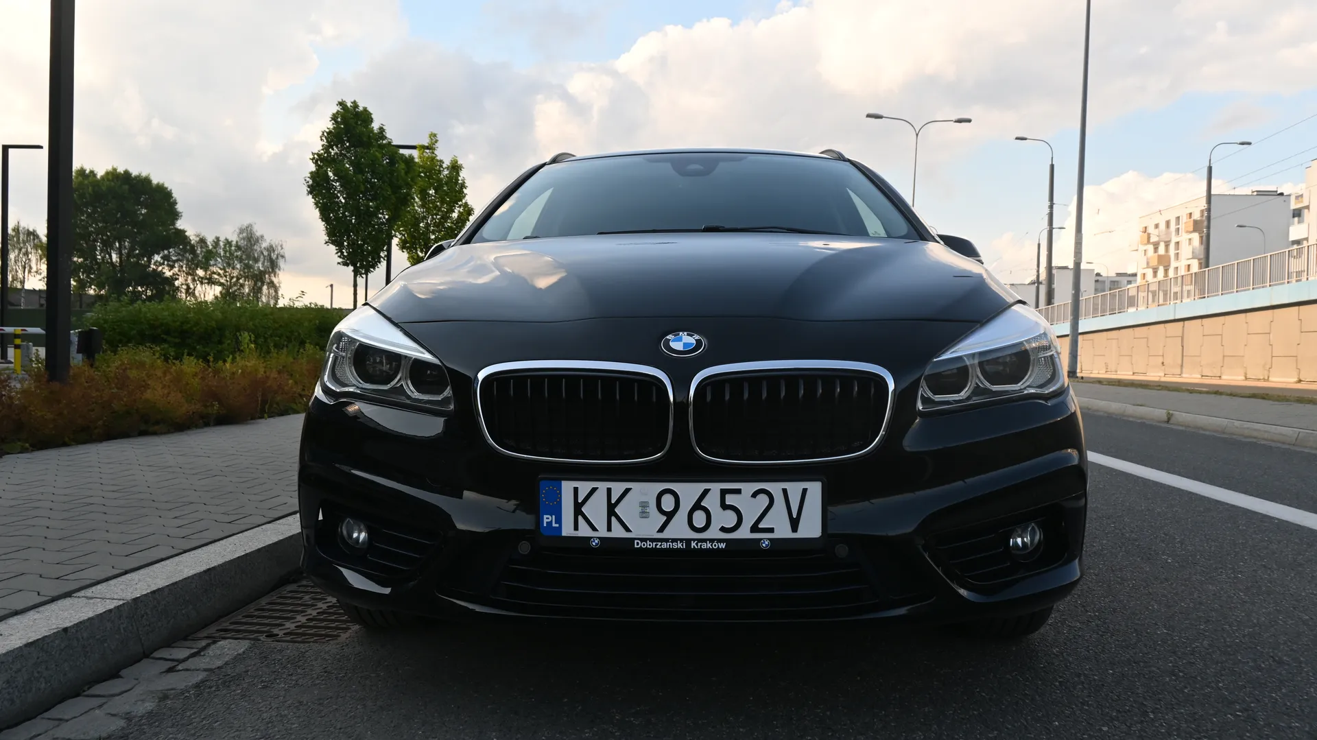 BMW 2 GRAN TOURER F46 2.0D 150KM 2016 czarny - zdjęcie 18 | AUTOTOJA.PL