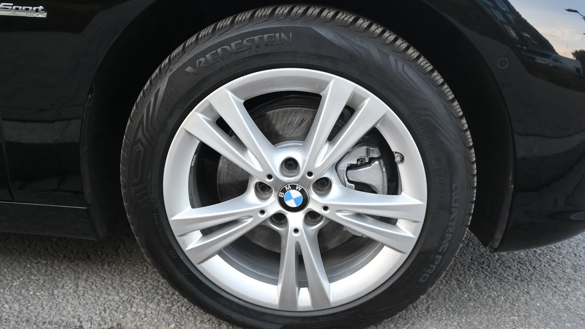 BMW 2 GRAN TOURER F46 2.0D 150KM 2016 czarny - zdjęcie 51 | AUTOTOJA.PL