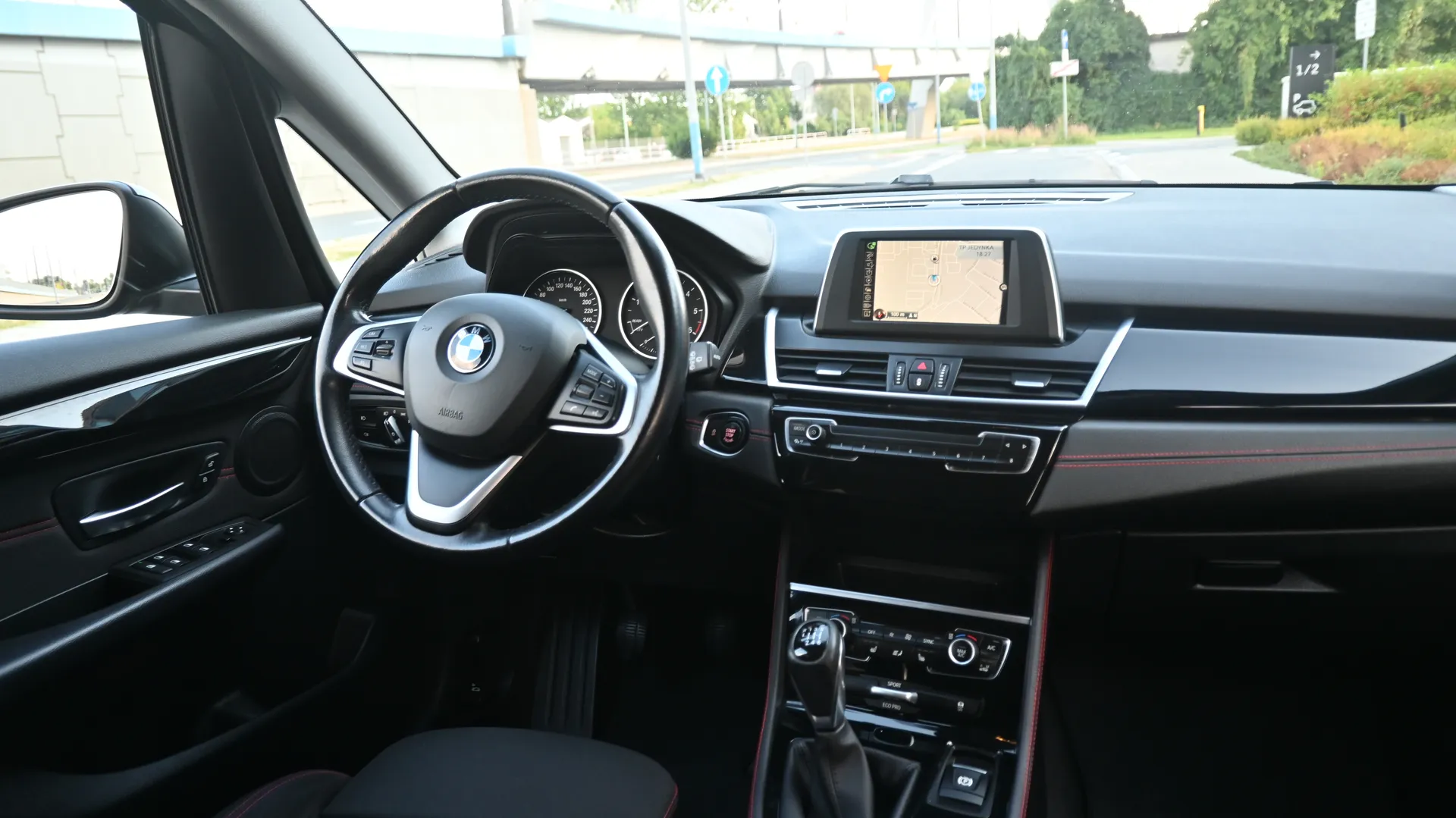 BMW 2 GRAN TOURER F46 2.0D 150KM 2016 czarny - zdjęcie 20 | AUTOTOJA.PL
