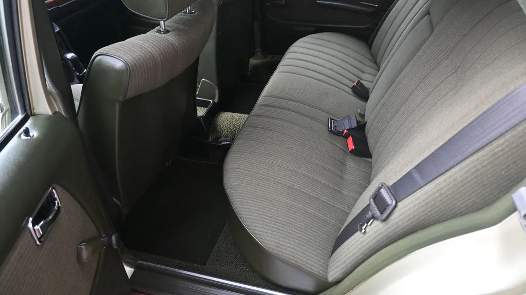 Mercedes-Benz W123 2.0 PB Pełna historia, Prawdziwy Klasyk 1983 na sprzedaż - galeria zdjęć, zdjęcie 21 | AUTOTOJA Kraków
