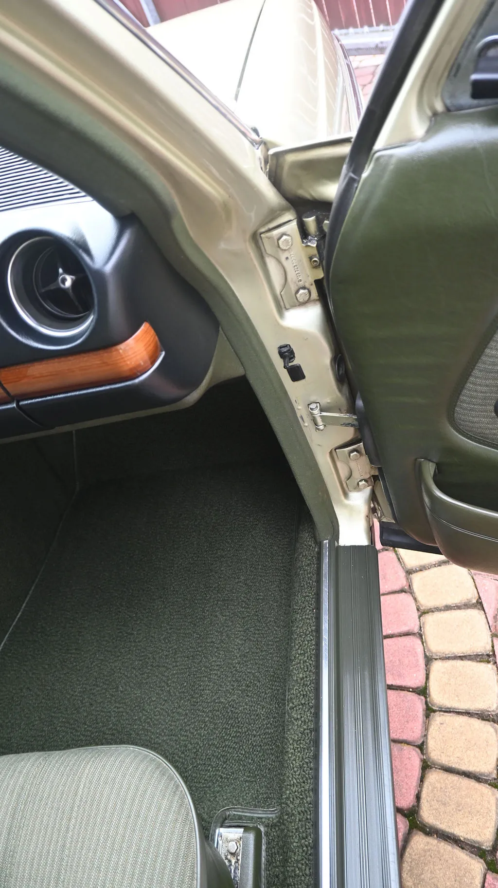 Mercedes-Benz W123 2.0 PB Pełna historia, Prawdziwy Klasyk 1983 na sprzedaż - galeria zdjęć, zdjęcie 31 | AUTOTOJA Kraków