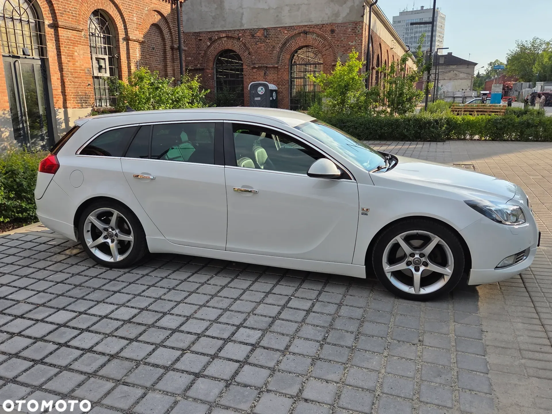 Opel Insignia 2.0 CDTI EcoFLEX Cosmo OPC Edition 2011 na sprzedaż - widok z przodu · Salon Kraków AUTOTOJA.PL