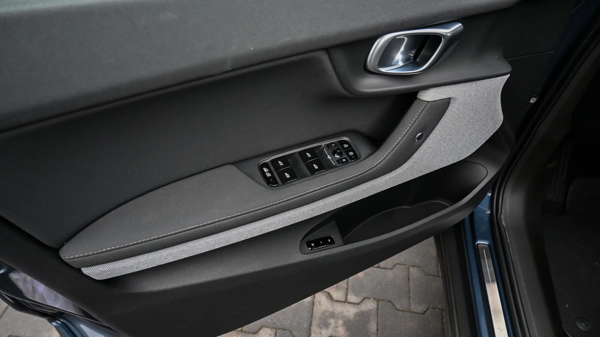 Polestar 2 SR 64kW - zdjęcie 30 | AUTOTOJA.PL
