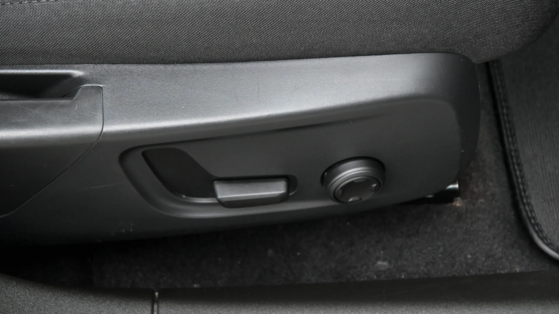 Polestar 2 SR 64kW - zdjęcie 33 | AUTOTOJA.PL