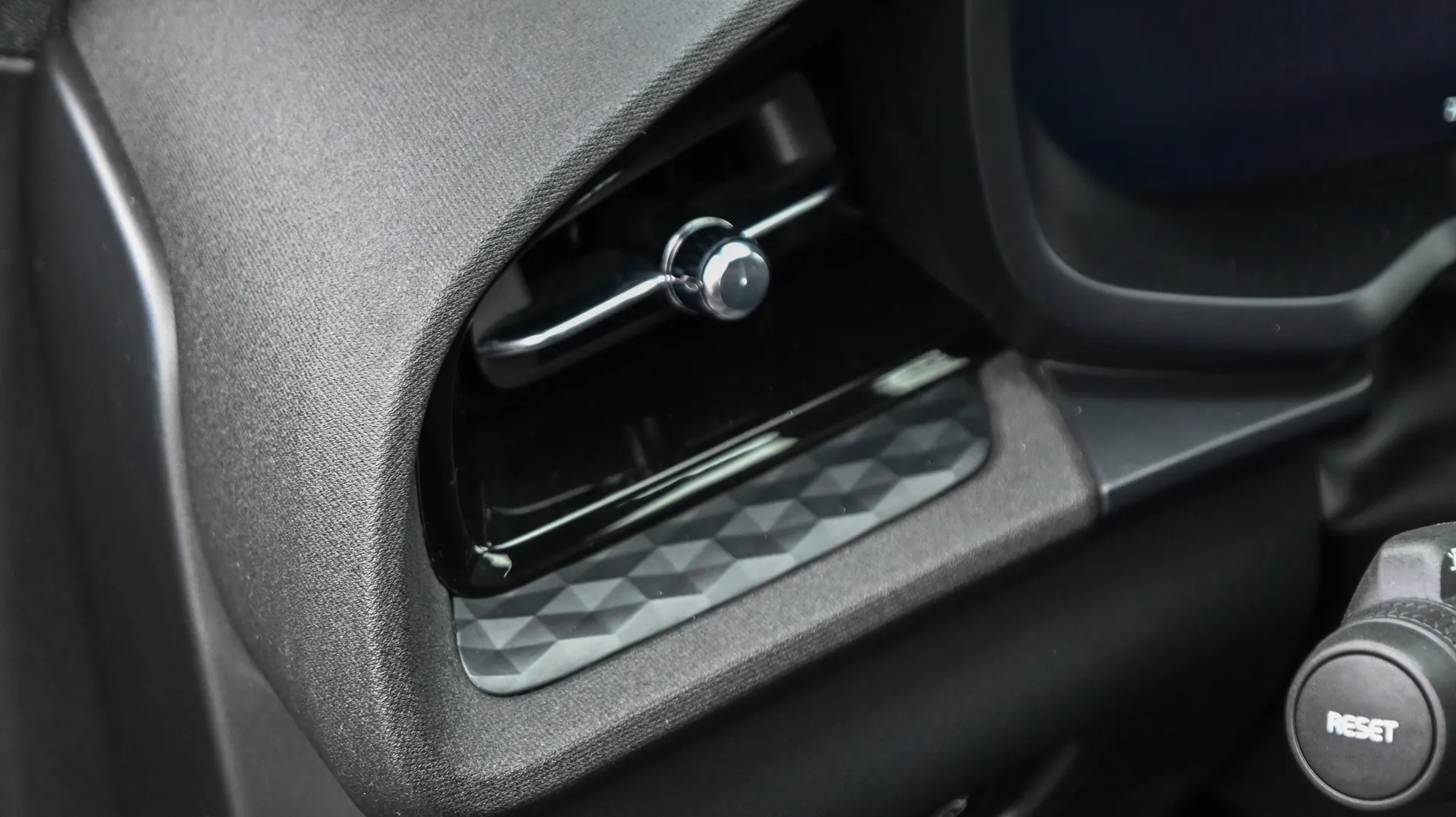 Polestar 2 SR 64kW - zdjęcie 36 | AUTOTOJA.PL