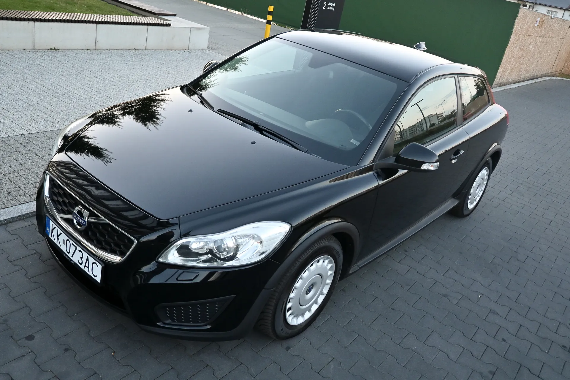 Volvo C30 D2 1.6D 115KM 2011 na sprzedaż - tył pojazdu, ogłoszenie sprzedaży Kraków