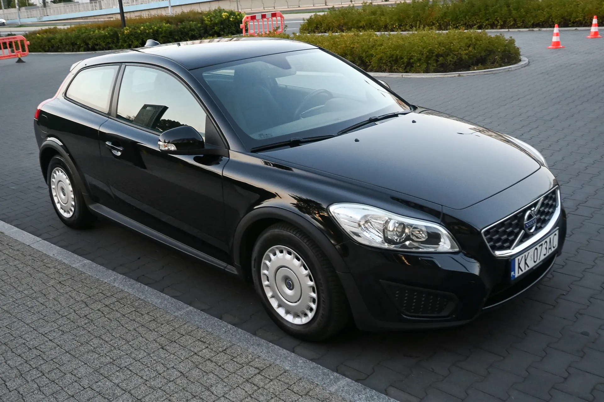 Volvo C30 D2 1.6D 115KM 2011 na sprzedaż - stan felg i detale nadwozia | AUTOTOJA.PL