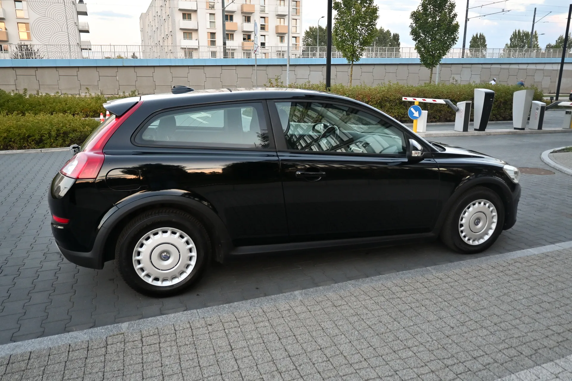 Volvo C30 D2 1.6D 115KM 2011 na sprzedaż - galeria zdjęć, zdjęcie 8 | AUTOTOJA Kraków