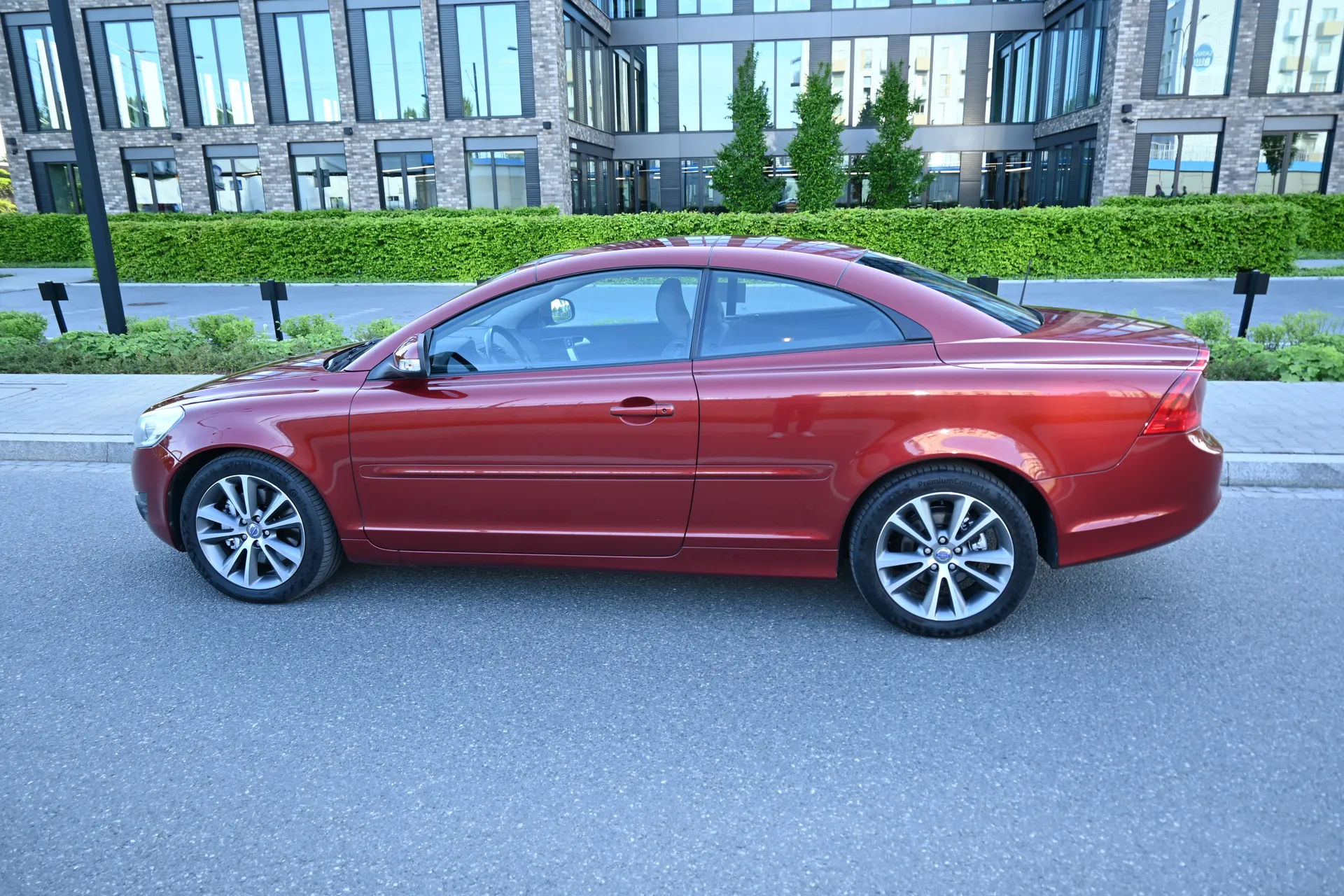 Volvo C70 2,0 D Momentum, Coupé/Cabrio 2010 na sprzedaż - tył pojazdu, ogłoszenie sprzedaży Kraków