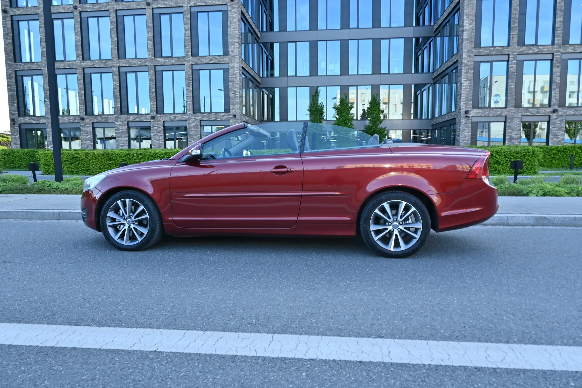 Volvo C70 2,0 D Momentum, Coupé/Cabrio 2010 na sprzedaż - galeria zdjęć, zdjęcie 13 | AUTOTOJA Kraków