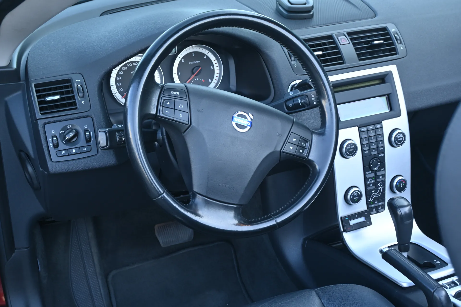Volvo C70 2,0 D Momentum, Coupé/Cabrio 2010 na sprzedaż - galeria zdjęć, zdjęcie 22 | AUTOTOJA Kraków