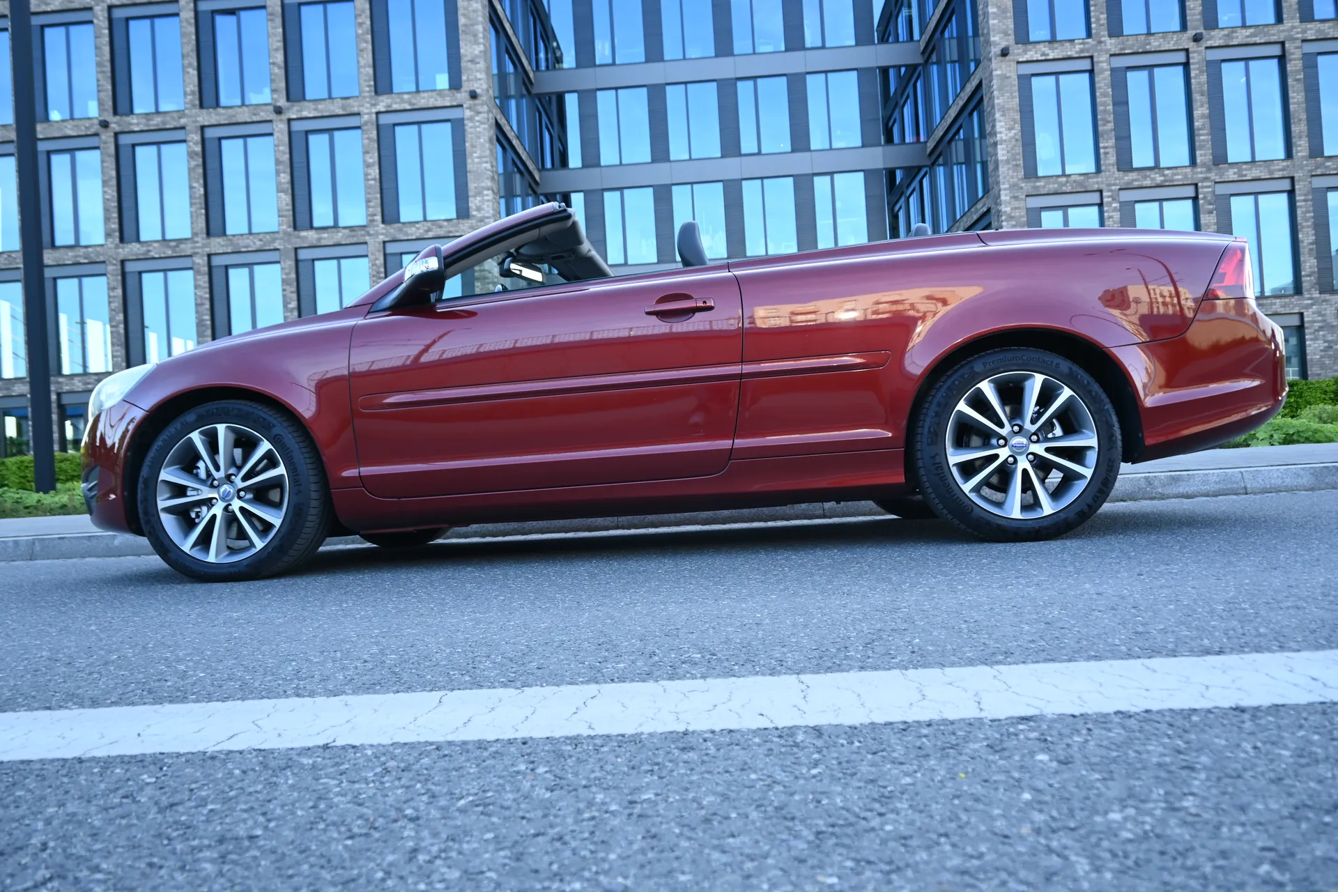 Volvo C70 2,0 D Momentum, Coupé/Cabrio 2010 na sprzedaż - galeria zdjęć, zdjęcie 32 | AUTOTOJA Kraków