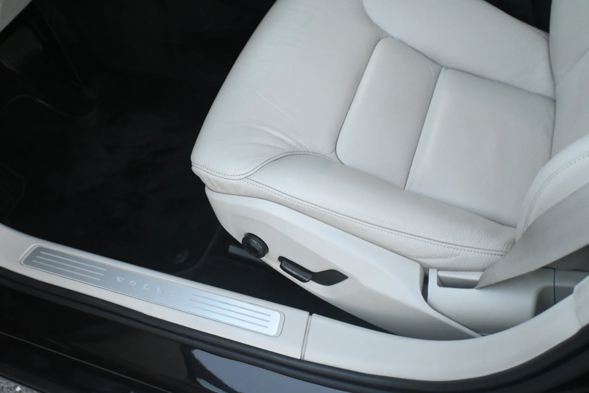 VOLVO  S90 D4 Momentum 2017 na sprzedaż - galeria zdjęć, zdjęcie 39 | AUTOTOJA Kraków