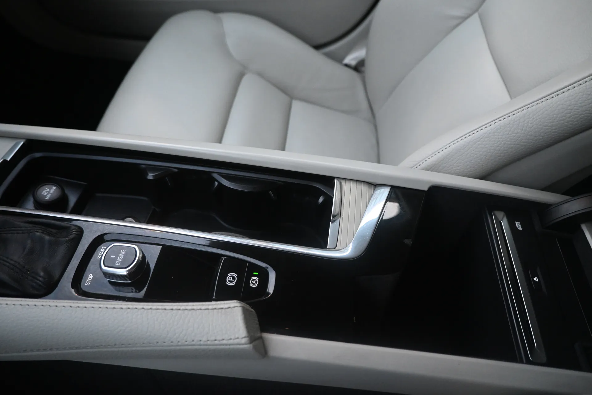 VOLVO  S90 D4 Momentum 2017 na sprzedaż - galeria zdjęć, zdjęcie 51 | AUTOTOJA Kraków