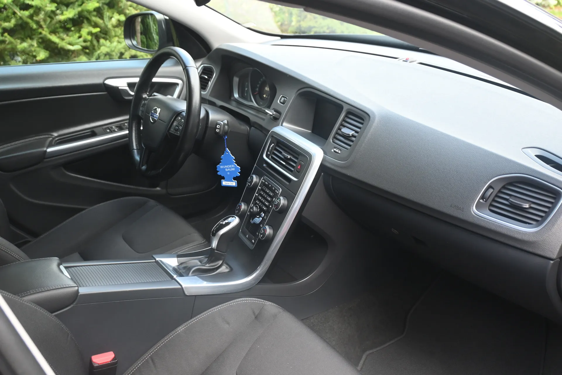 Volvo  V60 2.0 D2 Kinetic Automat 2016 na sprzedaż - galeria zdjęć, zdjęcie 25 | AUTOTOJA Kraków