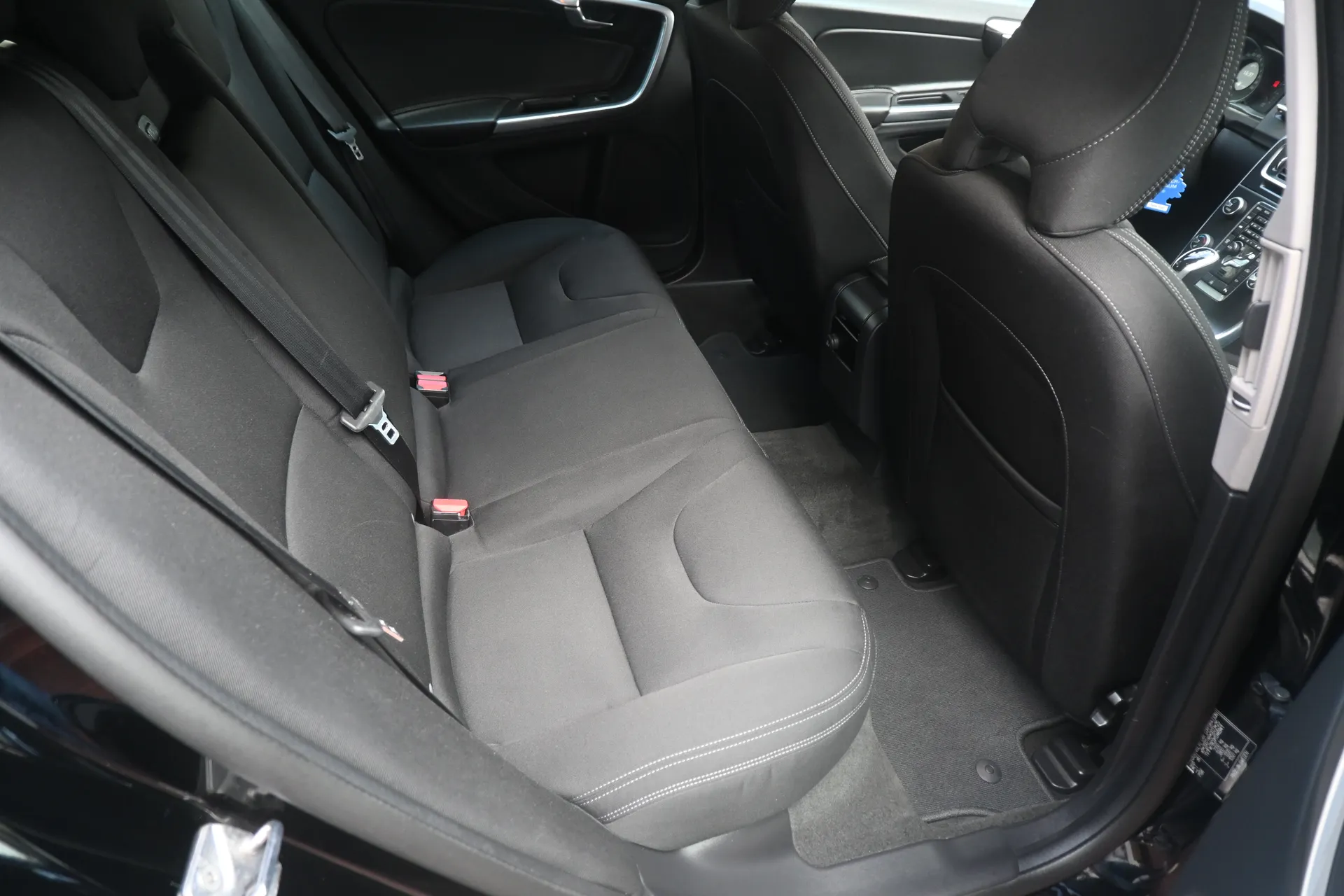 Volvo  V60 2.0 D2 Kinetic Automat 2016 na sprzedaż - galeria zdjęć, zdjęcie 27 | AUTOTOJA Kraków