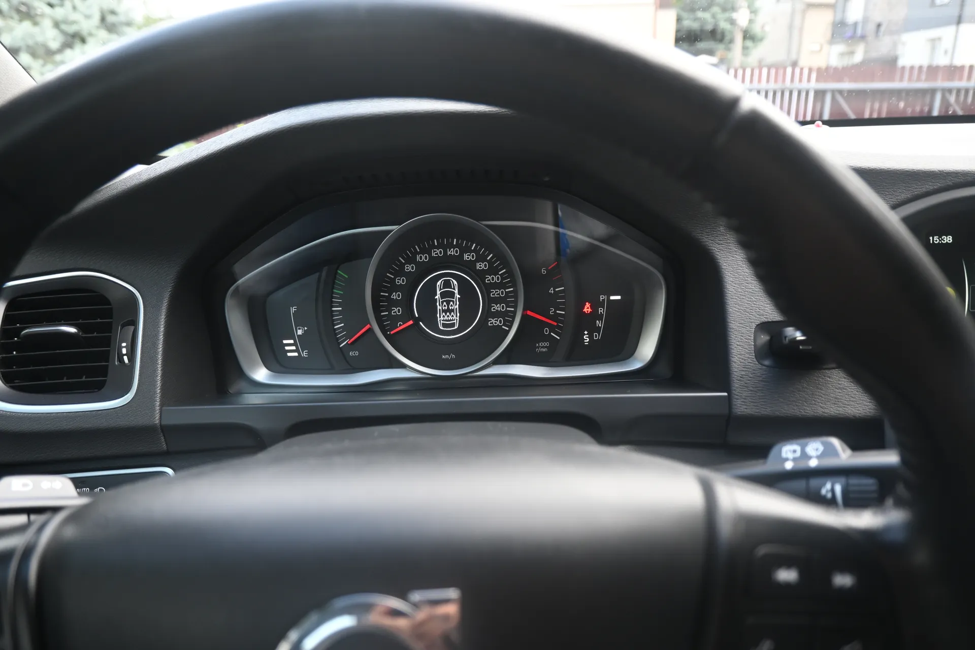 Volvo  V60 2.0 D2 Kinetic Automat 2016 na sprzedaż - galeria zdjęć, zdjęcie 35 | AUTOTOJA Kraków