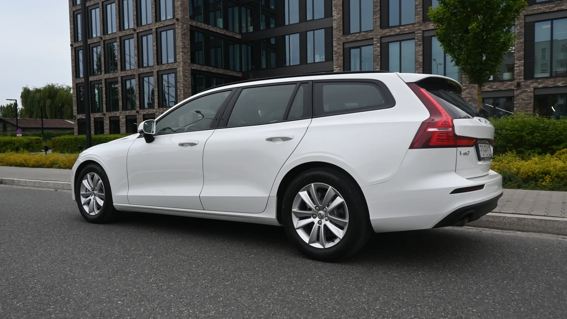 Volvo V60 - zdjęcie 4 | AUTOTOJA.PL