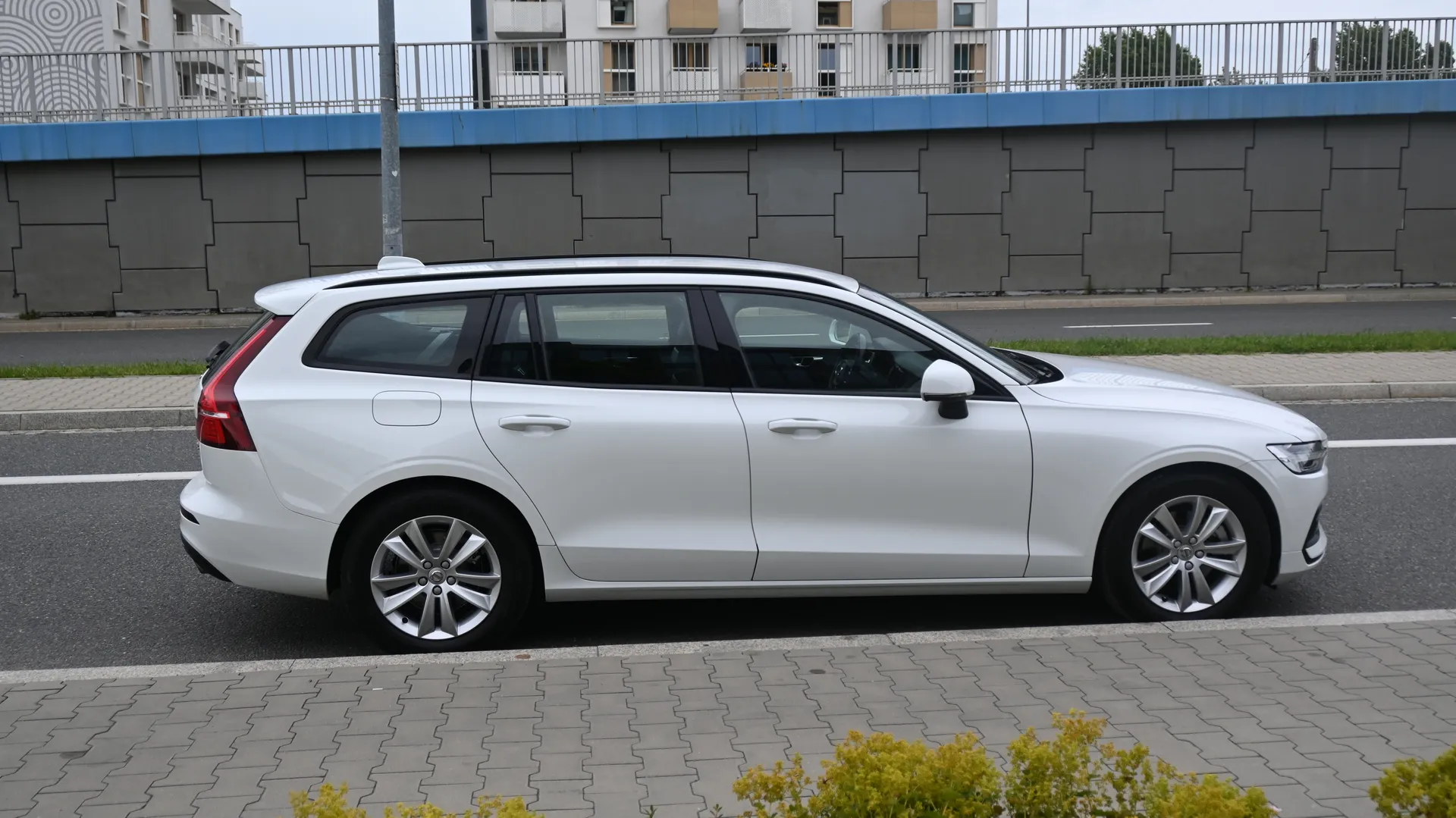Volvo V60 - zdjęcie 7 | AUTOTOJA.PL