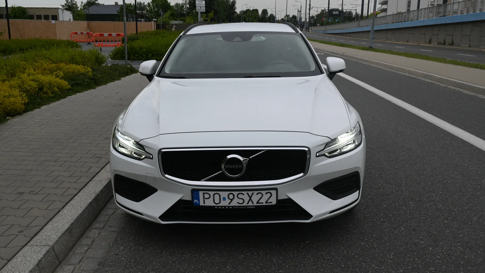 Volvo V60 - zdjęcie 14 | AUTOTOJA.PL
