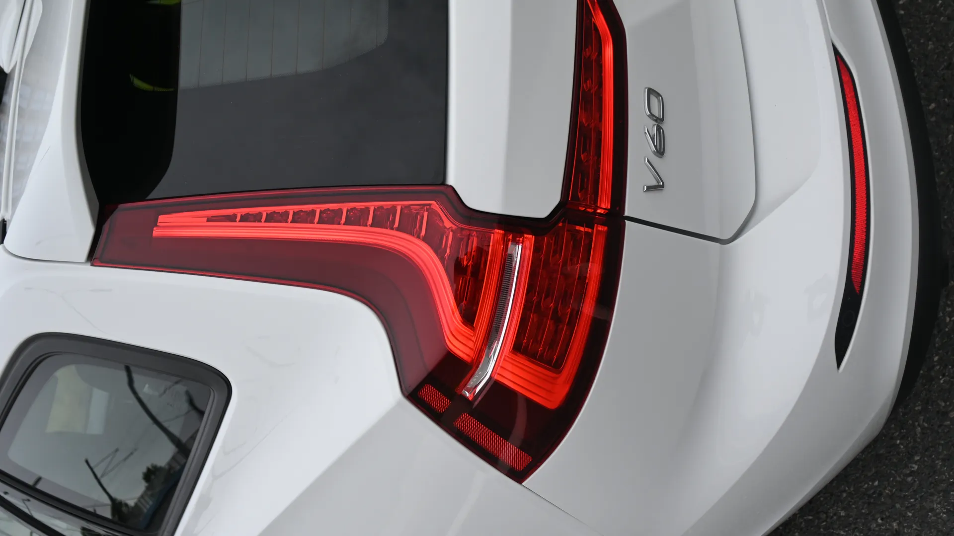 Volvo V60 - zdjęcie 16 | AUTOTOJA.PL