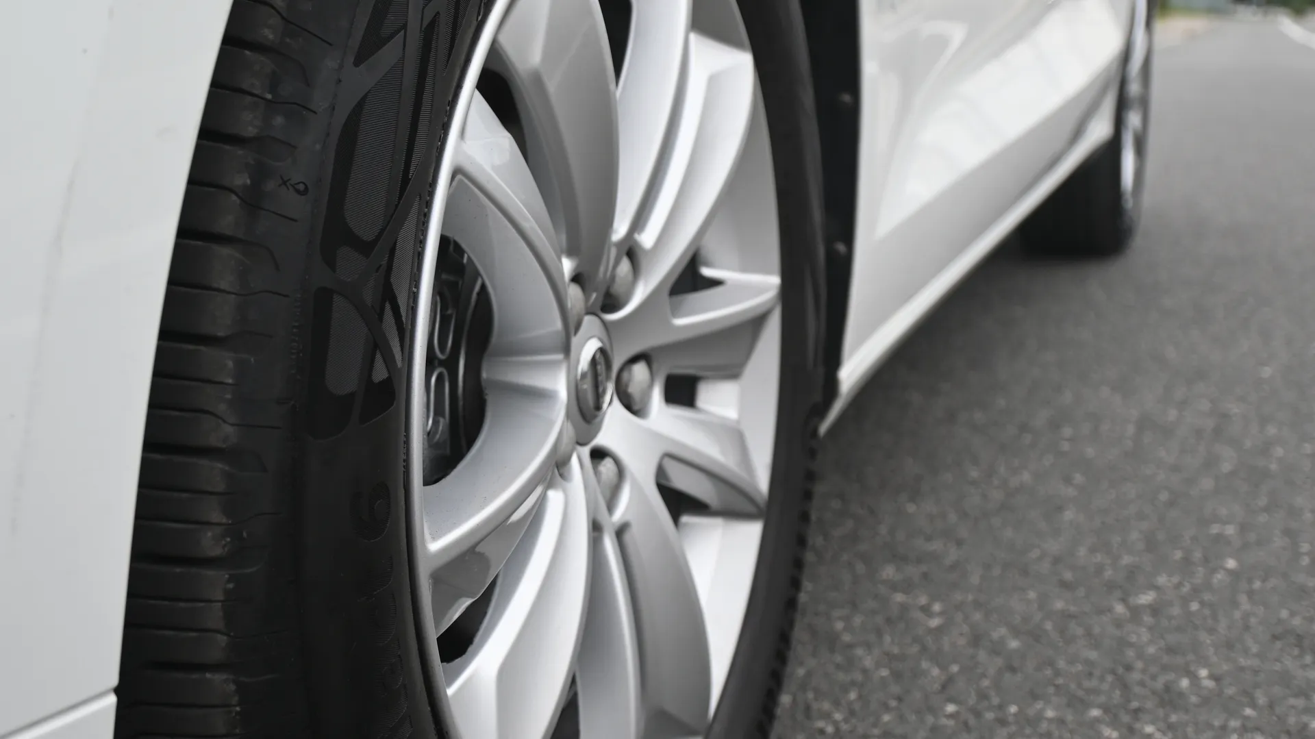 Volvo V60 - zdjęcie 23 | AUTOTOJA.PL