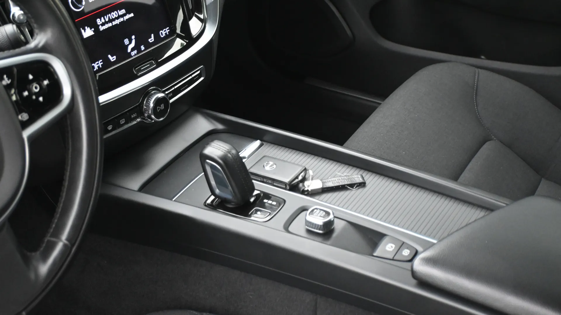 Volvo V60 - zdjęcie 31 | AUTOTOJA.PL