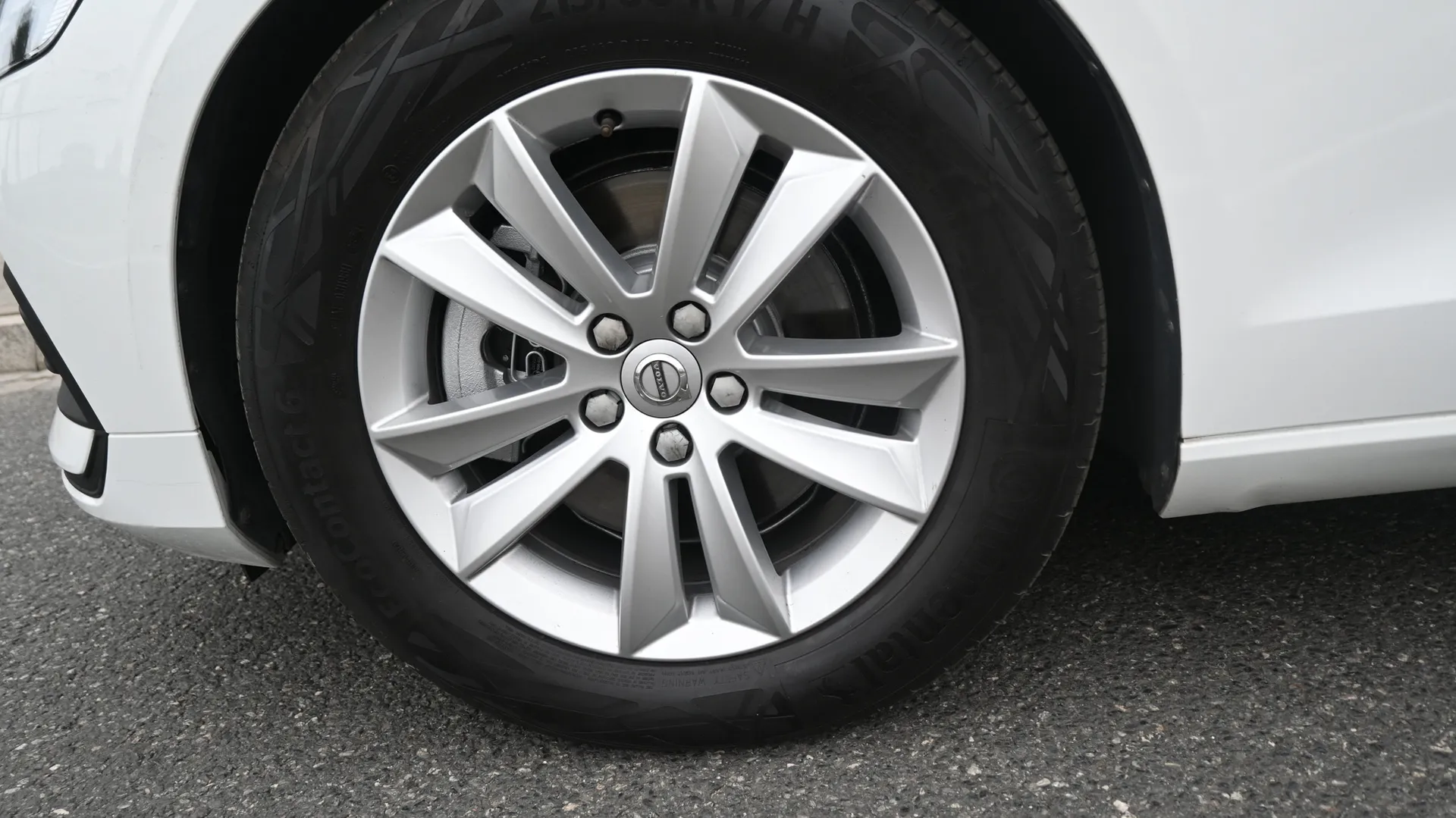 Volvo V60 B3 Momentum MildHybrid - Salon PL 2021 Biały - zdjęcie 16 | AUTOTOJA.PL