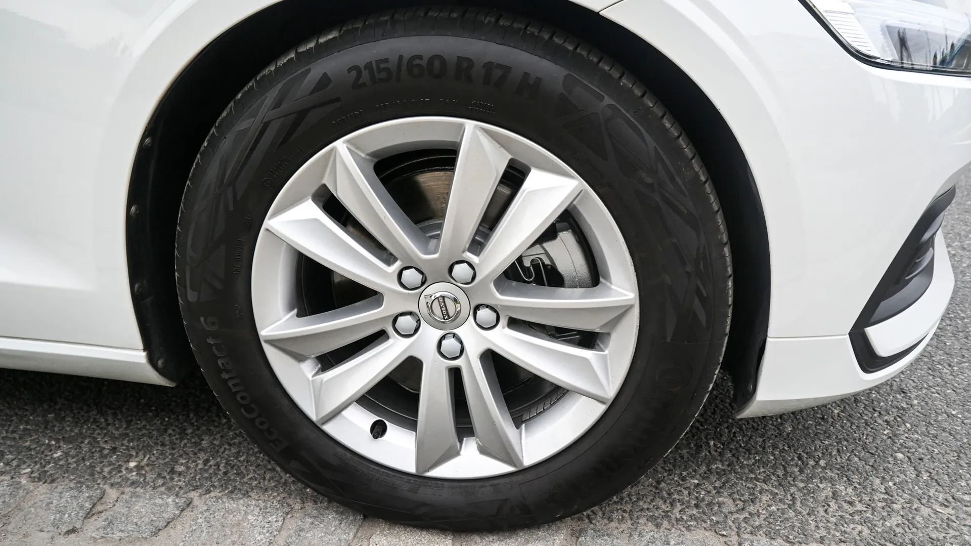 Volvo V60 B3 Momentum MildHybrid - Salon PL 2021 Biały - zdjęcie 19 | AUTOTOJA.PL