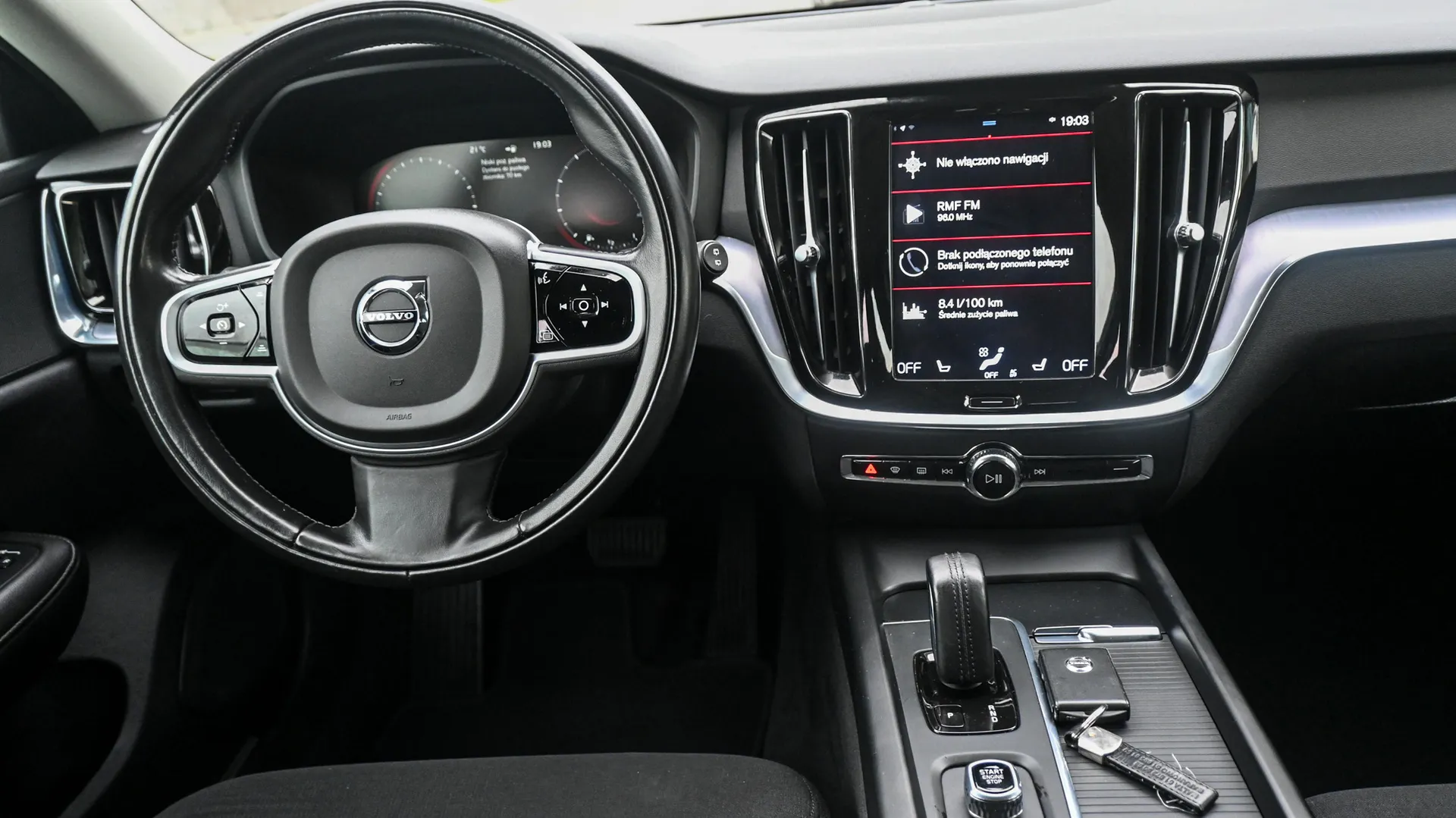 Volvo V60 B3 Momentum MildHybrid - Salon PL 2021 Biały - zdjęcie 25 | AUTOTOJA.PL
