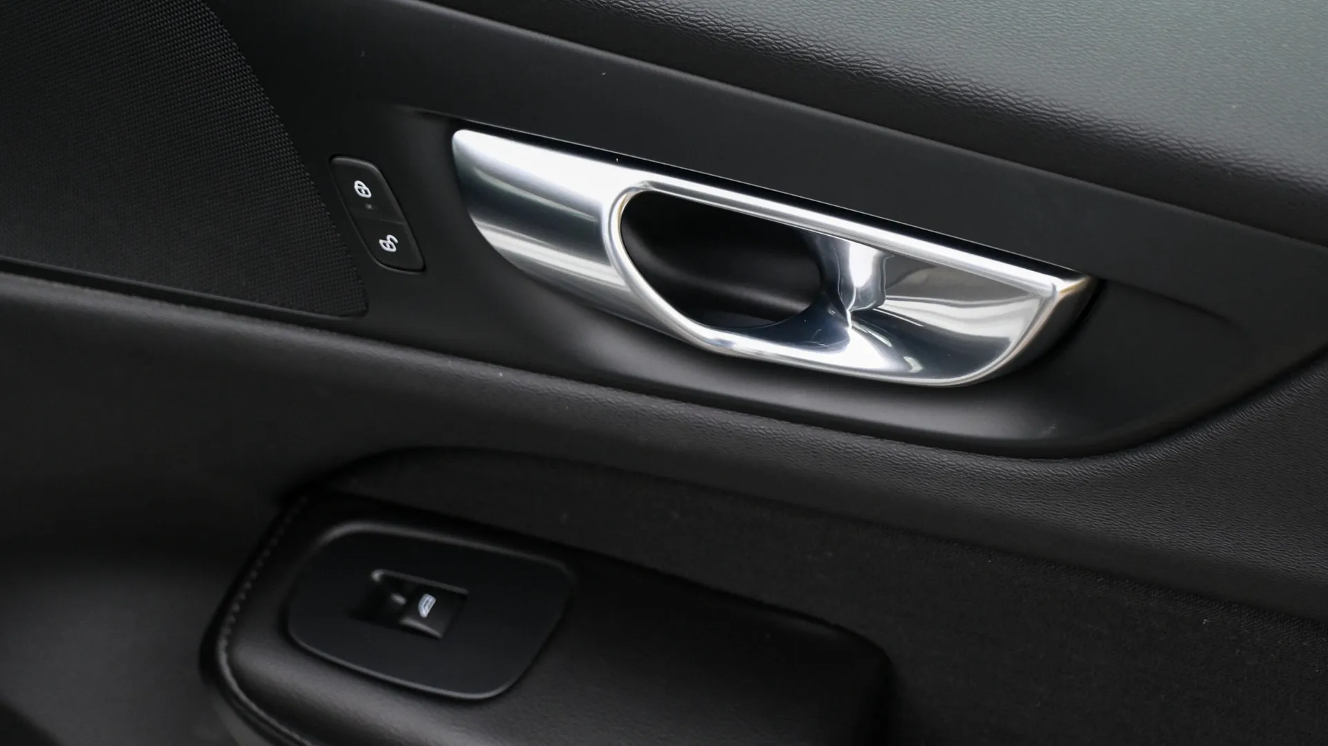Volvo V60 B3 Momentum MildHybrid - Salon PL 2021 Biały - zdjęcie 29 | AUTOTOJA.PL