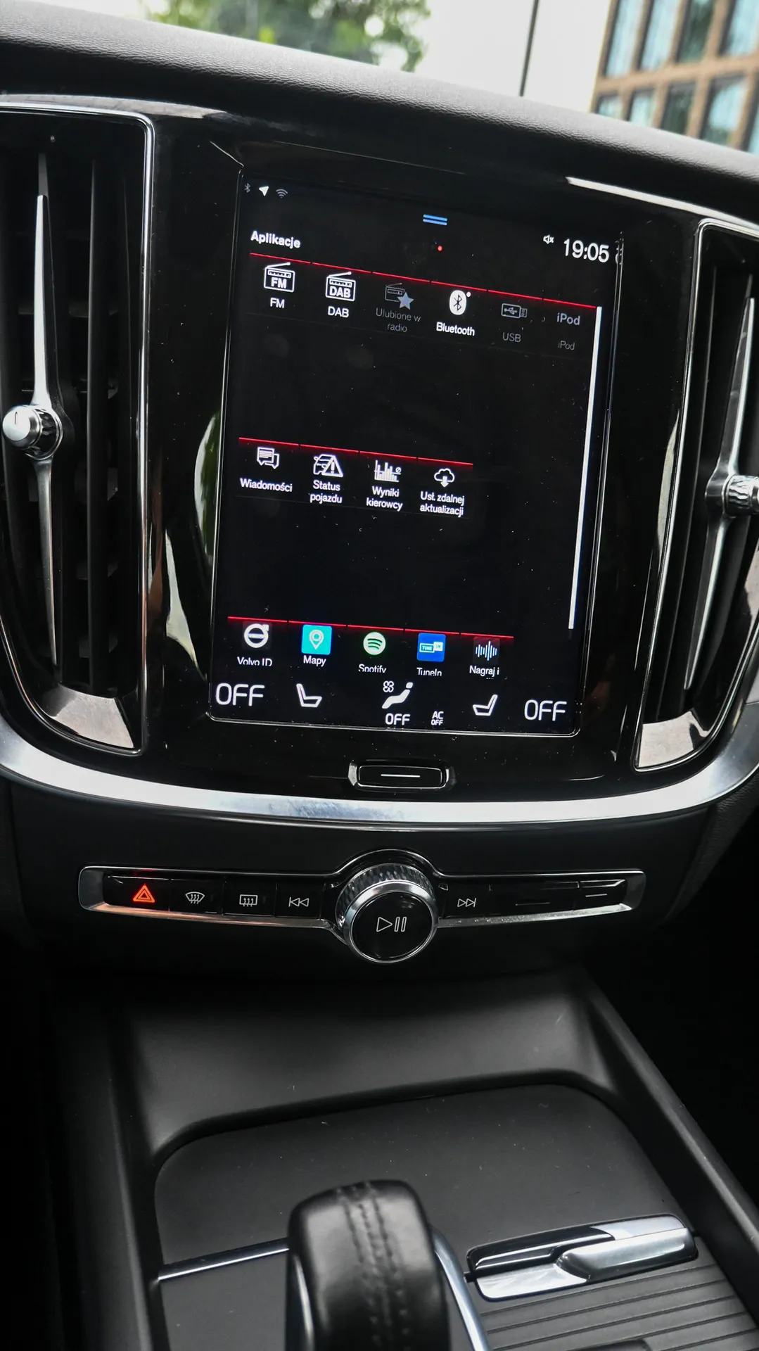 Volvo V60 B3 Momentum MildHybrid - Salon PL 2021 Biały - zdjęcie 32 | AUTOTOJA.PL