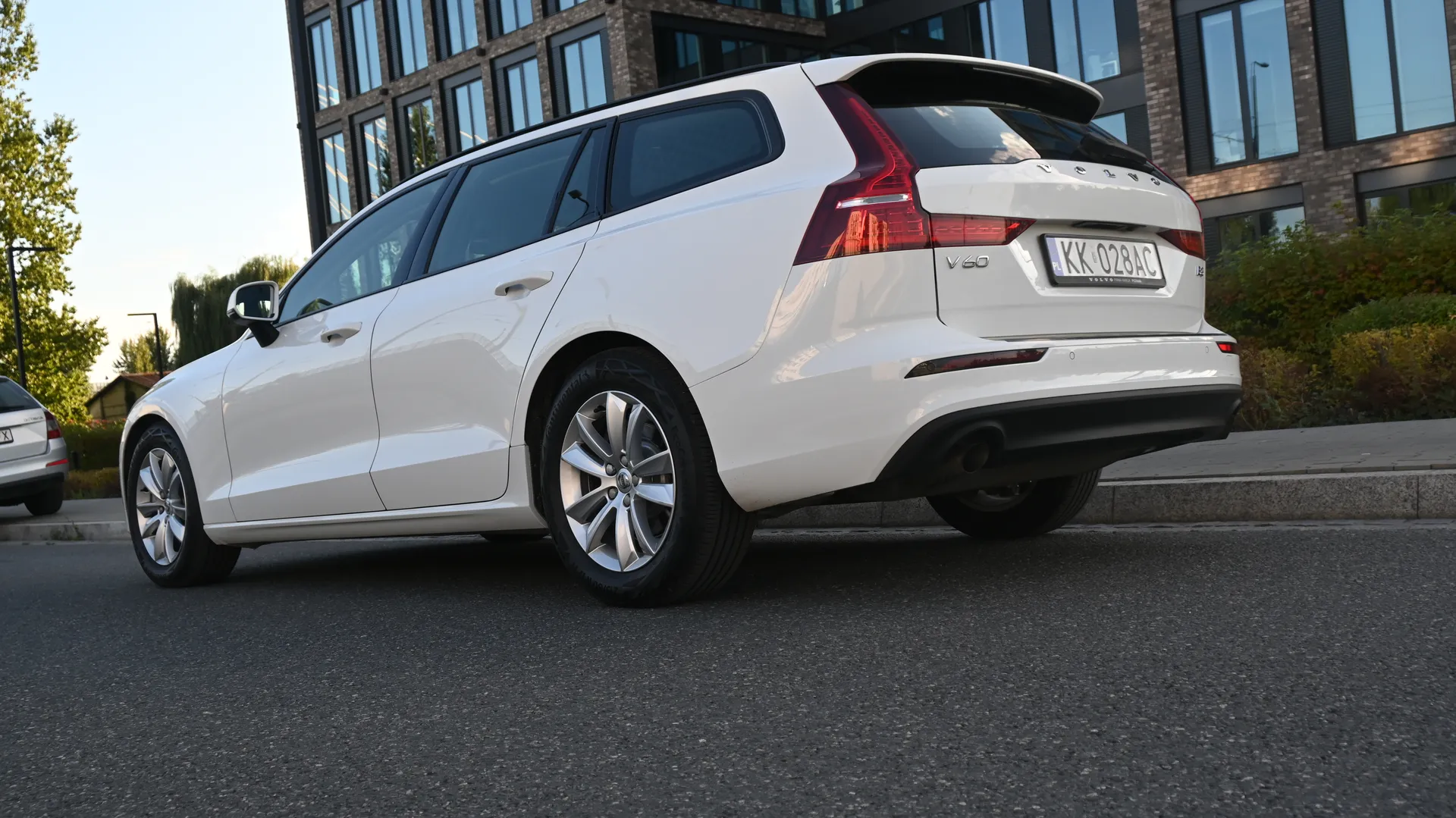 Volvo V60 B3 Momentum MildHybrid - Salon PL 2021 na sprzedaż - galeria zdjęć, zdjęcie 14 | AUTOTOJA Kraków