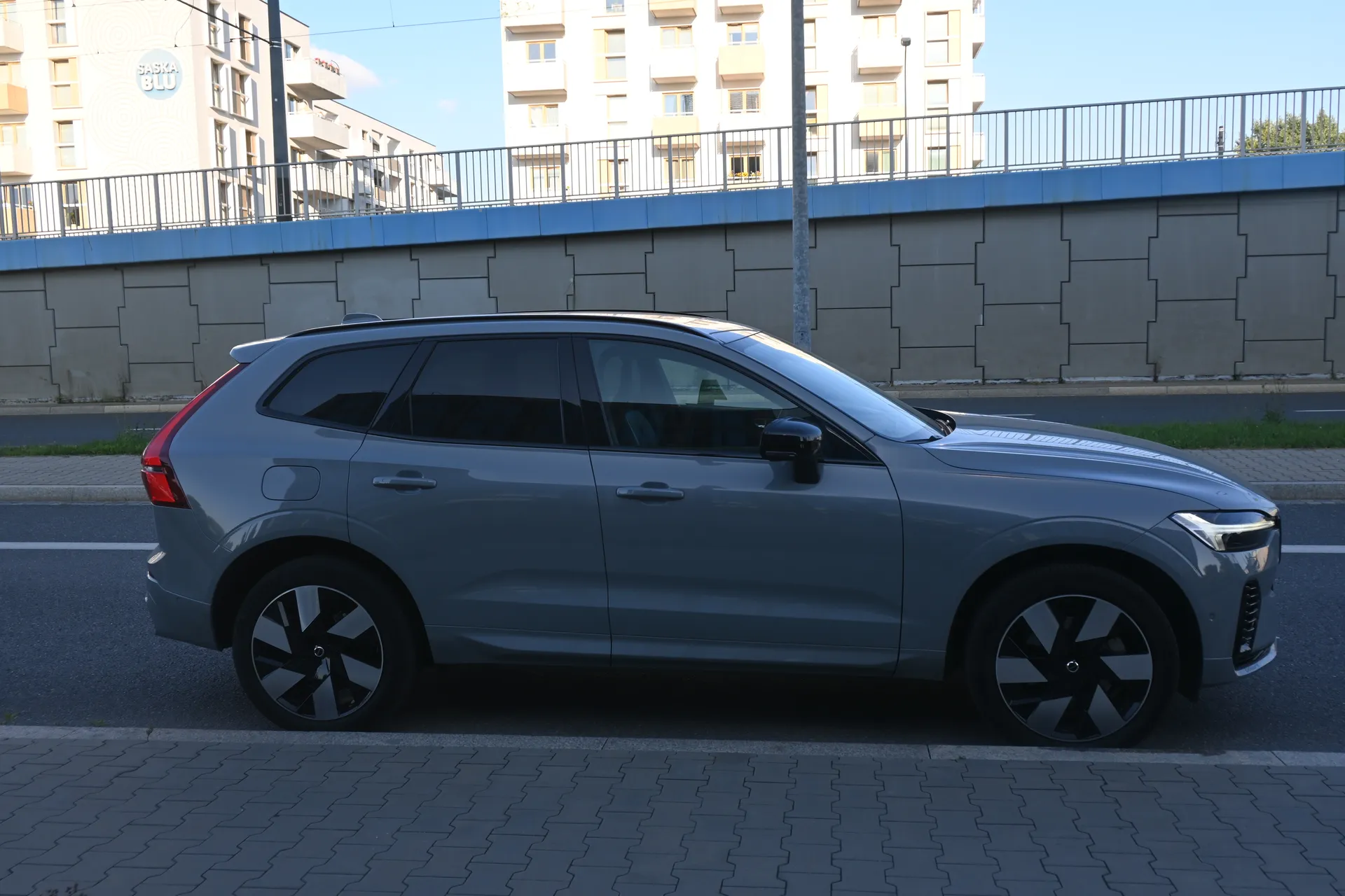 Volvo Xc60  T6 AWD Recherge  2023 na sprzedaż - tył pojazdu, ogłoszenie sprzedaży Kraków