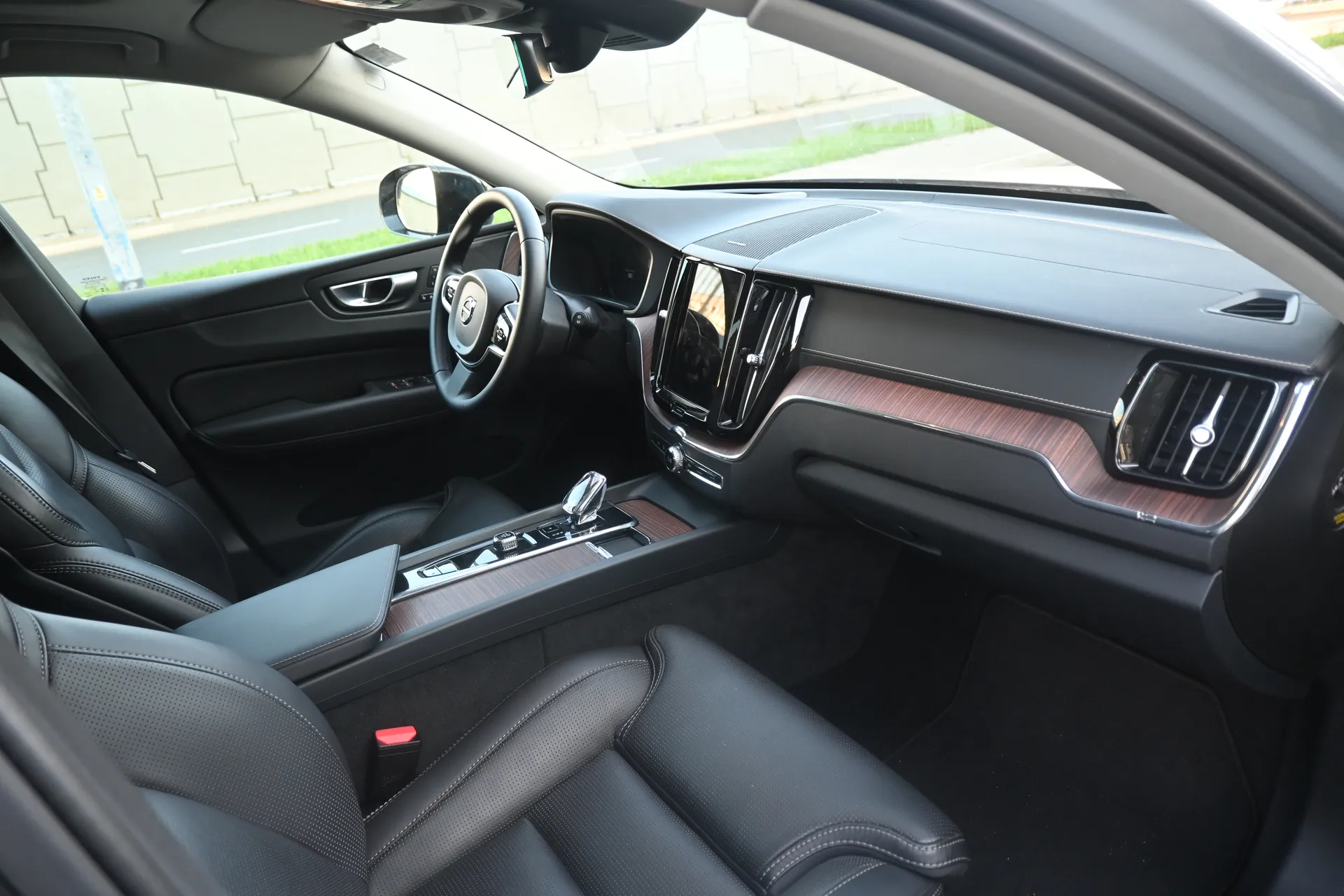 Volvo Xc60  T6 AWD Recherge  2023 na sprzedaż - galeria zdjęć, zdjęcie 24 | AUTOTOJA Kraków