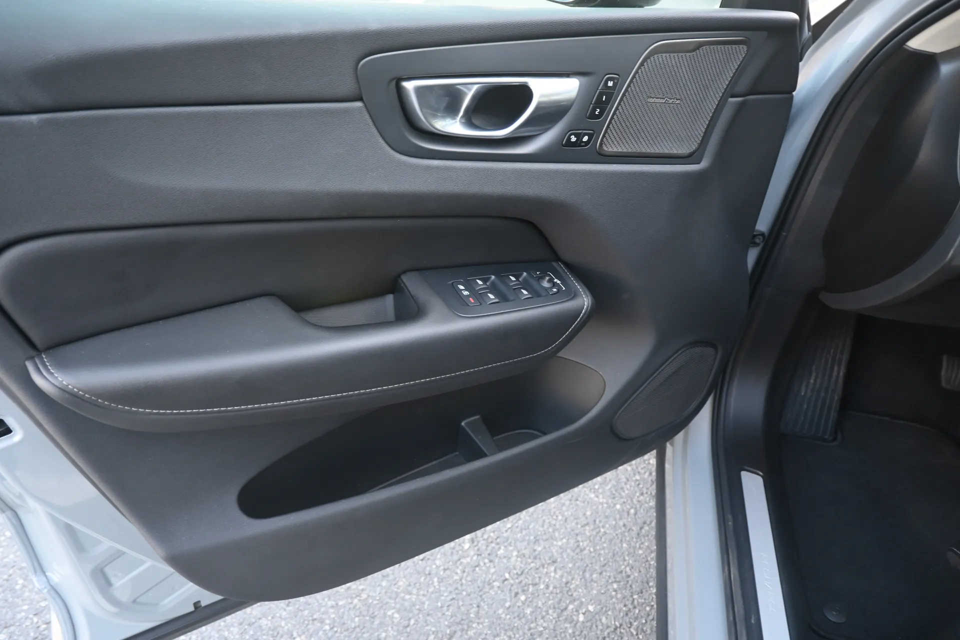 Volvo Xc60  T6 AWD Recherge  2023 na sprzedaż - galeria zdjęć, zdjęcie 28 | AUTOTOJA Kraków