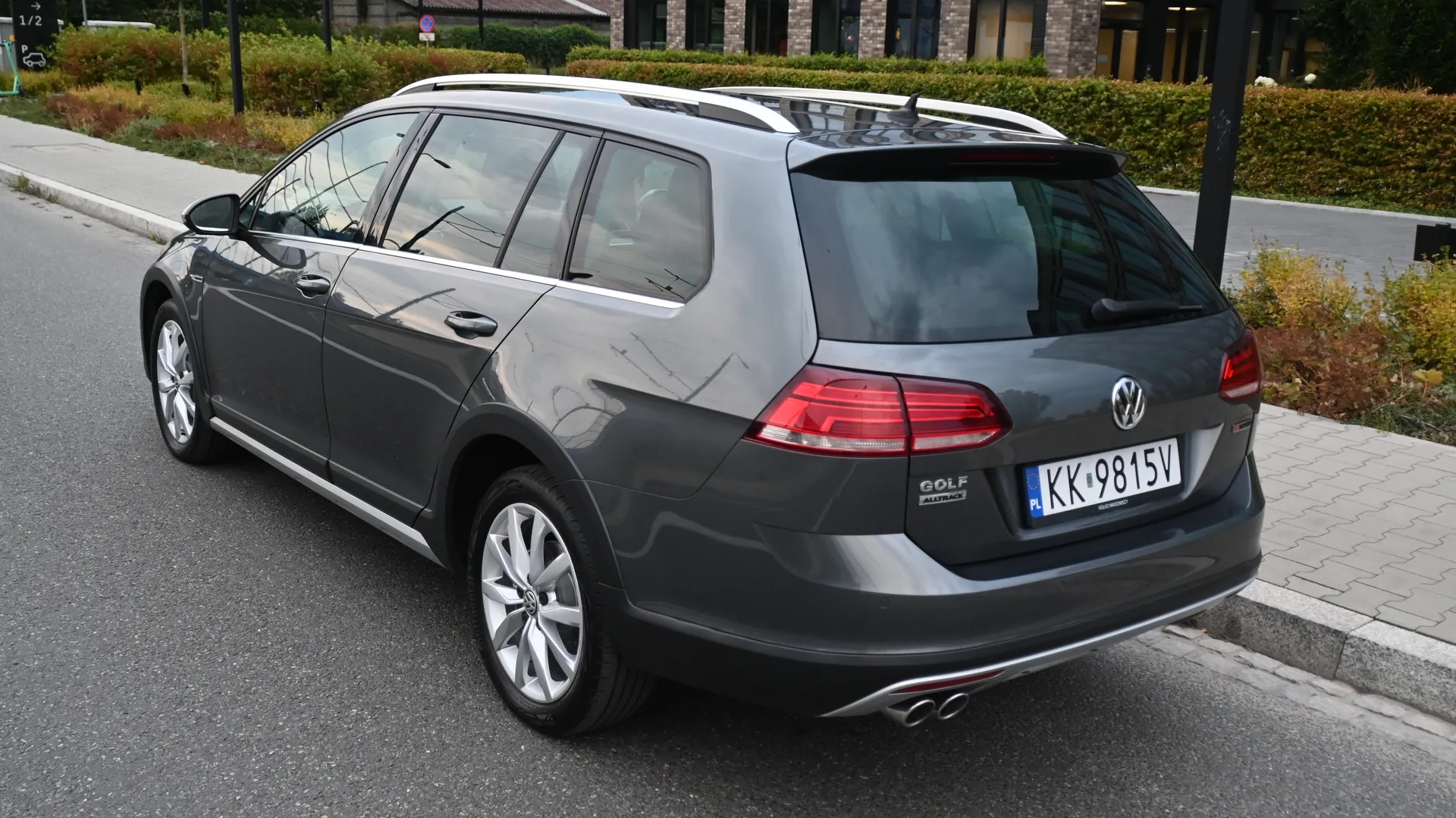 VW Golf VII Alltrack 2.0 TDI DSG 4Motion 2019 na sprzedaż - tył pojazdu, ogłoszenie sprzedaży Kraków
