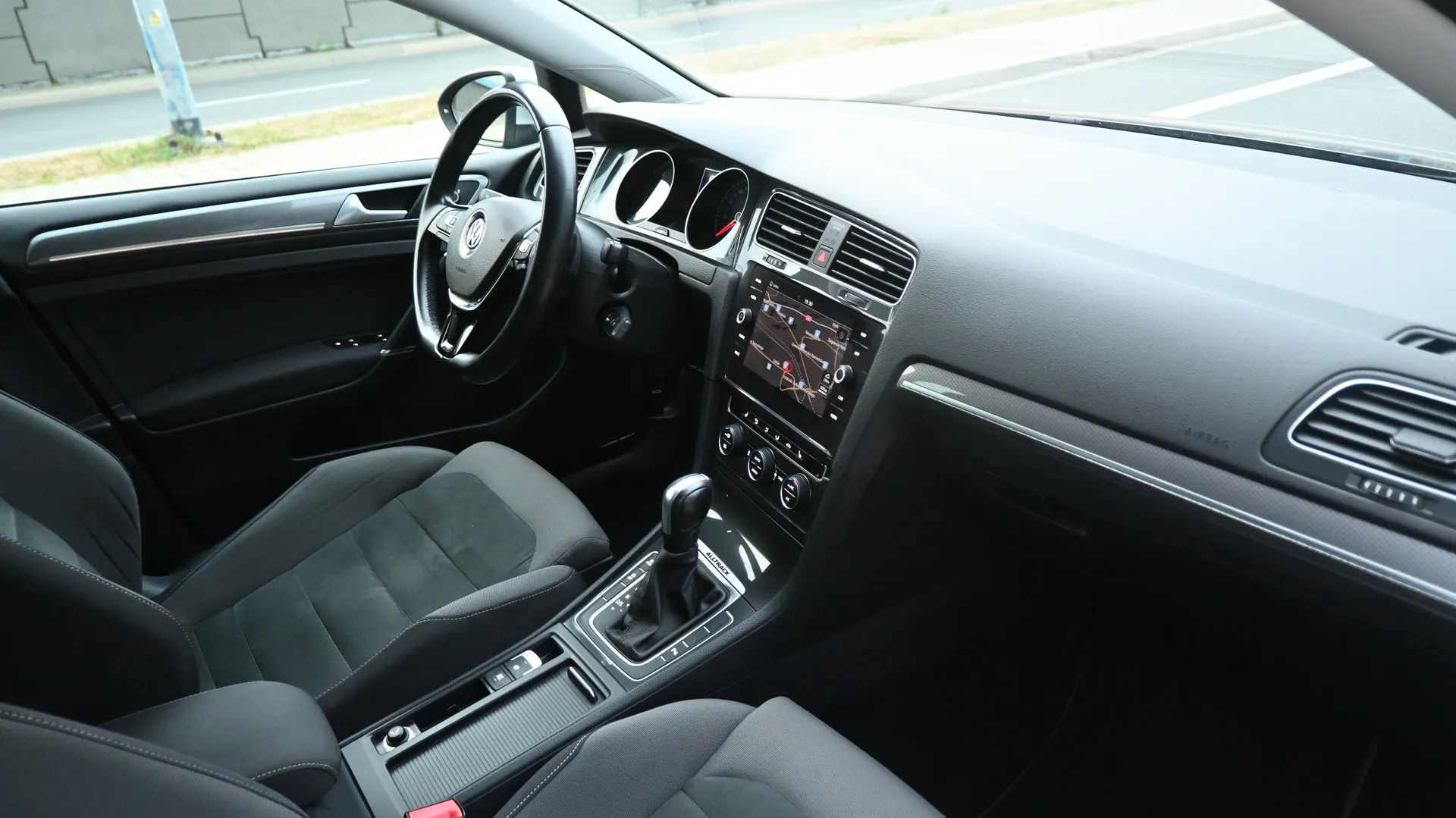 VW Golf VII Alltrack 2.0 TDI DSG 4Motion 2019 na sprzedaż - galeria zdjęć, zdjęcie 42 | AUTOTOJA Kraków