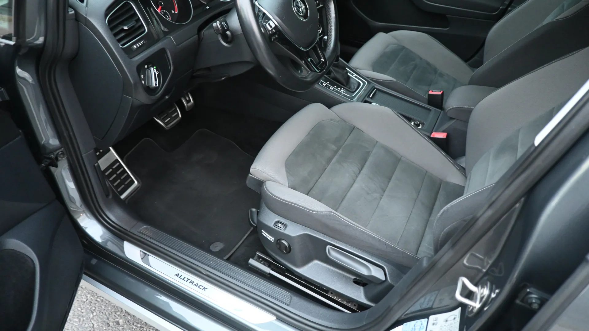 VW Golf VII Alltrack 2.0 TDI DSG 4Motion 2019 na sprzedaż - galeria zdjęć, zdjęcie 45 | AUTOTOJA Kraków
